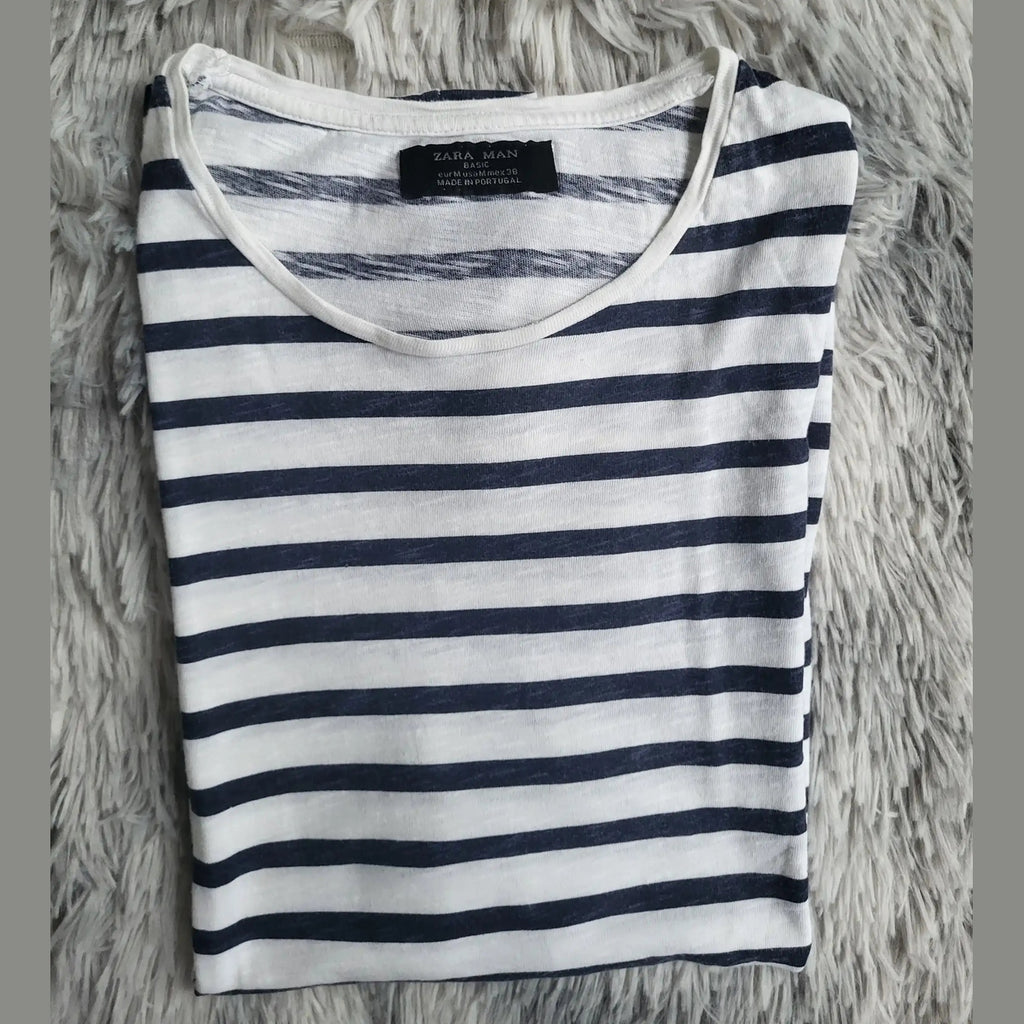 T-shirt Zara Man à rayures bleu marine et blanc, taille M. Fripes Sélect
