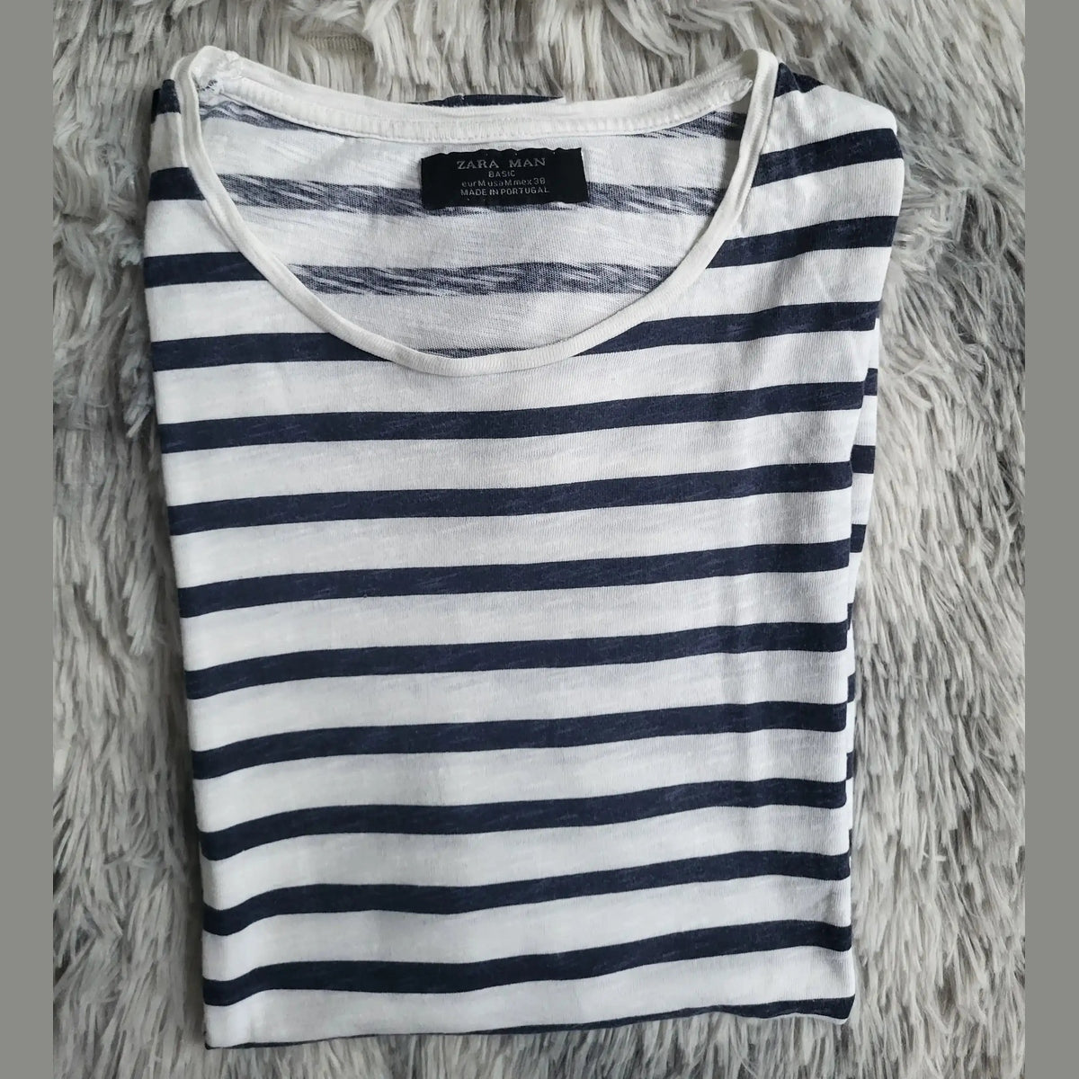 T-shirt Zara Man à rayures bleu marine et blanc, taille M. Fripes Sélect