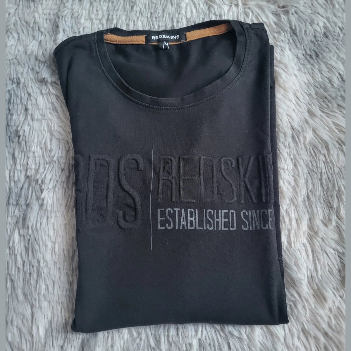 T-shirt Manches Longes noir , logo visible, taille M. Fripes Sélect