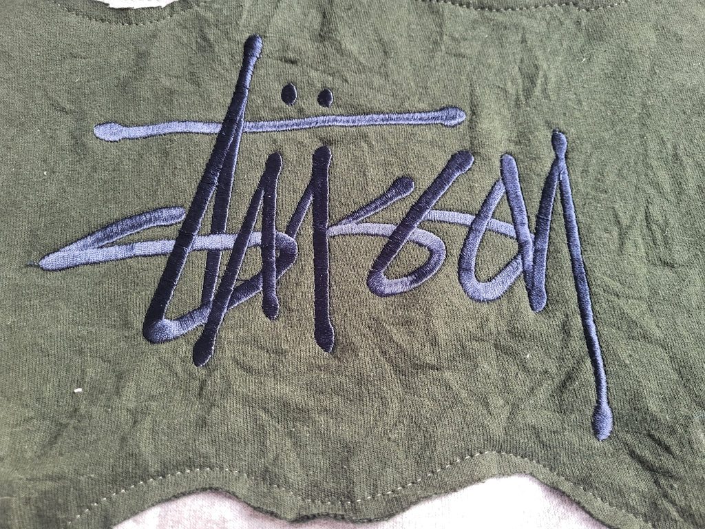 Sweat à capuche Stüssy Reworked Patchwork – Pièce Unique 1/1 – Bordeaux & Vert Olive – Taille XL