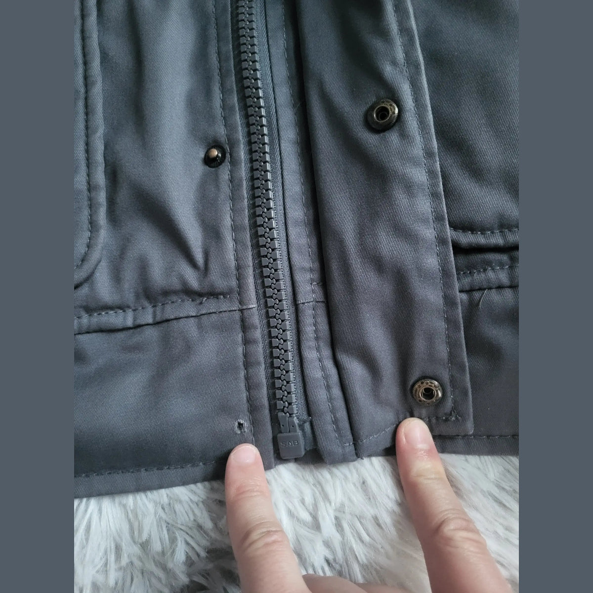 Veste grise, fermeture éclair SAB, taille non indiquée, Fripes Sélect