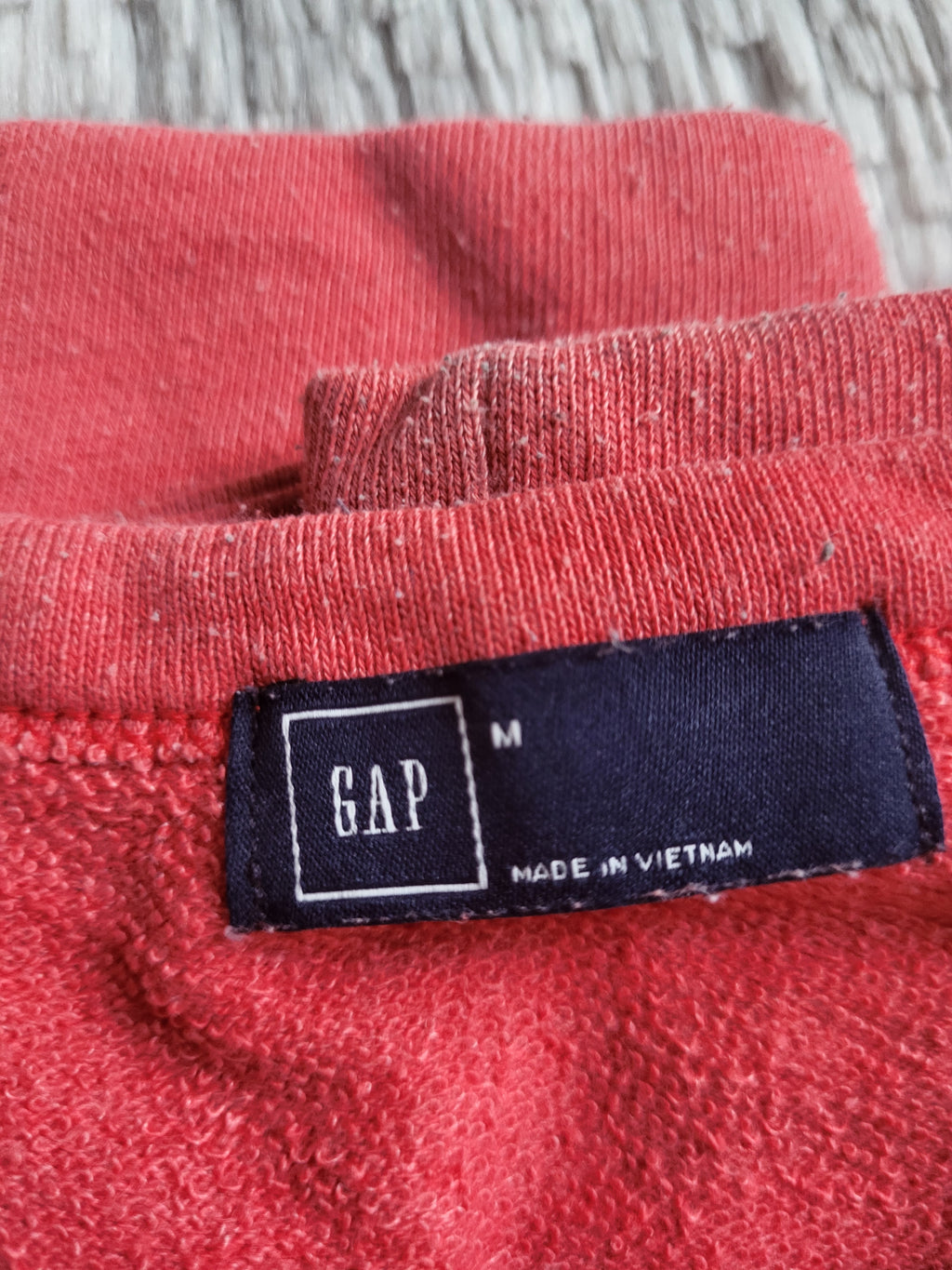 Sweatshirt Gap col rond – Rose Corail / Rouge délavé – Taille M – Manches Raglan