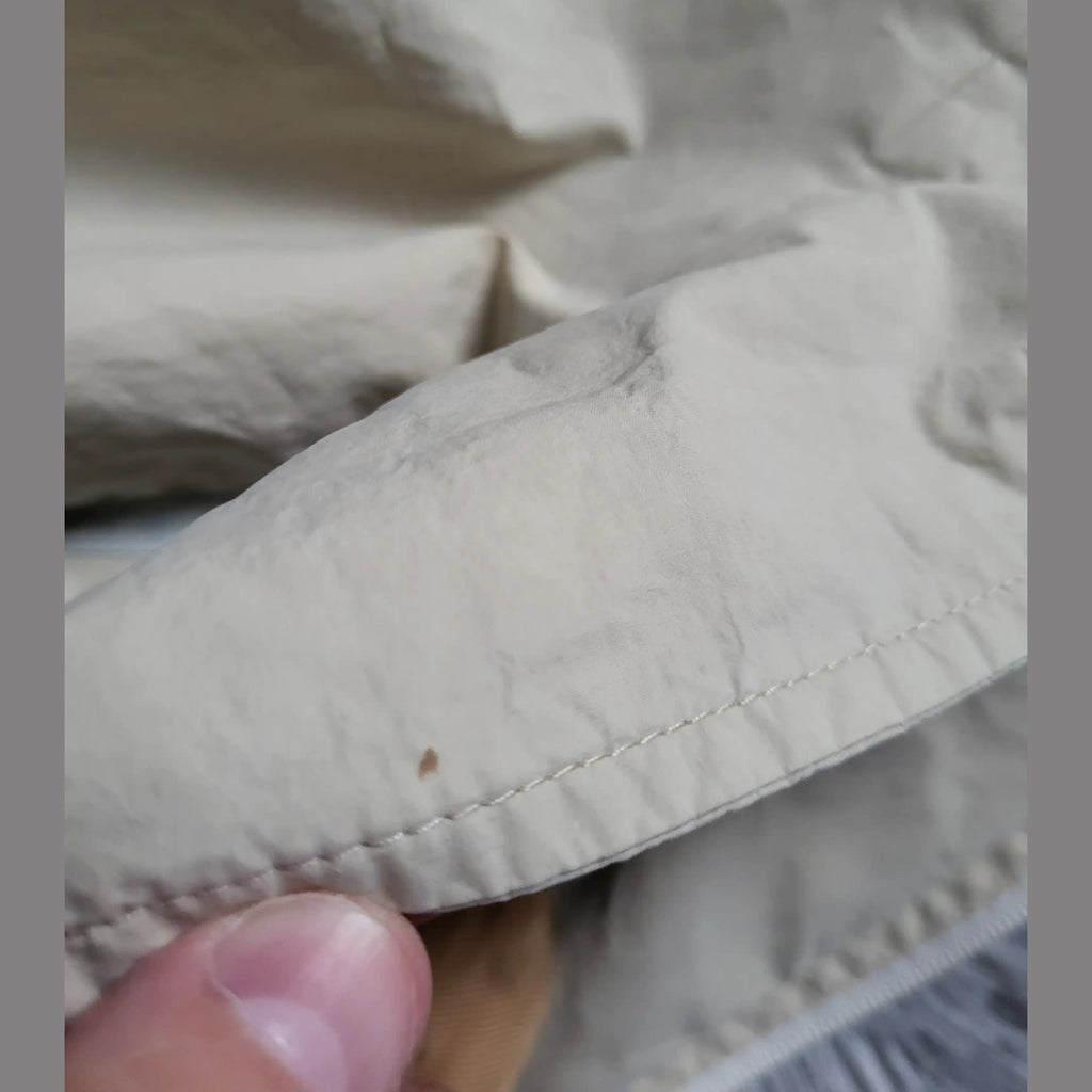 Veste beige, marque non visible, taille non indiquée, détail du tissu, Fripes Sélect