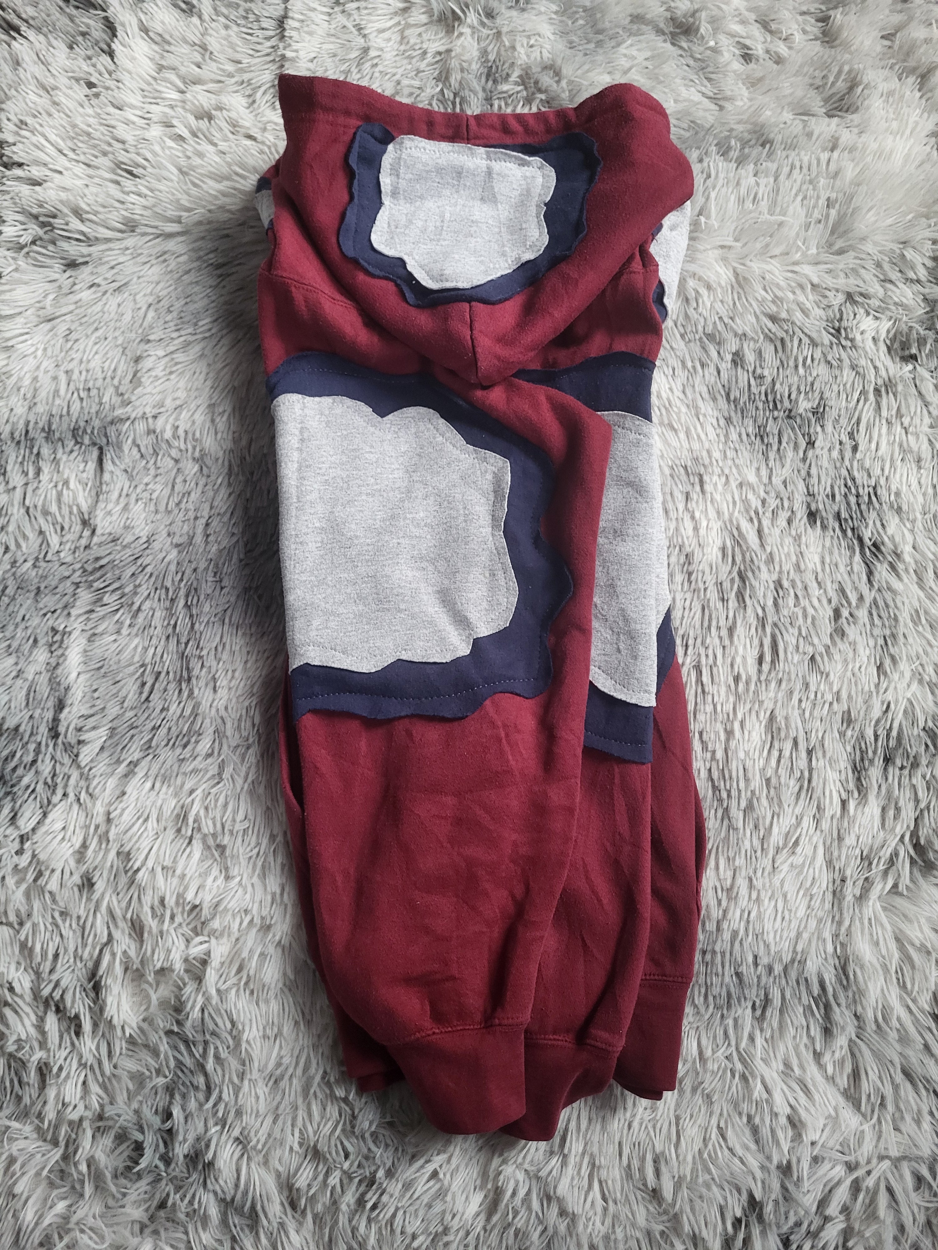 Sweat à capuche Stüssy Reworked Patchwork – Pièce Unique 1/1 – Bordeaux, Gris & Bleu – Taille XL (Ultra-Boxy Fit)