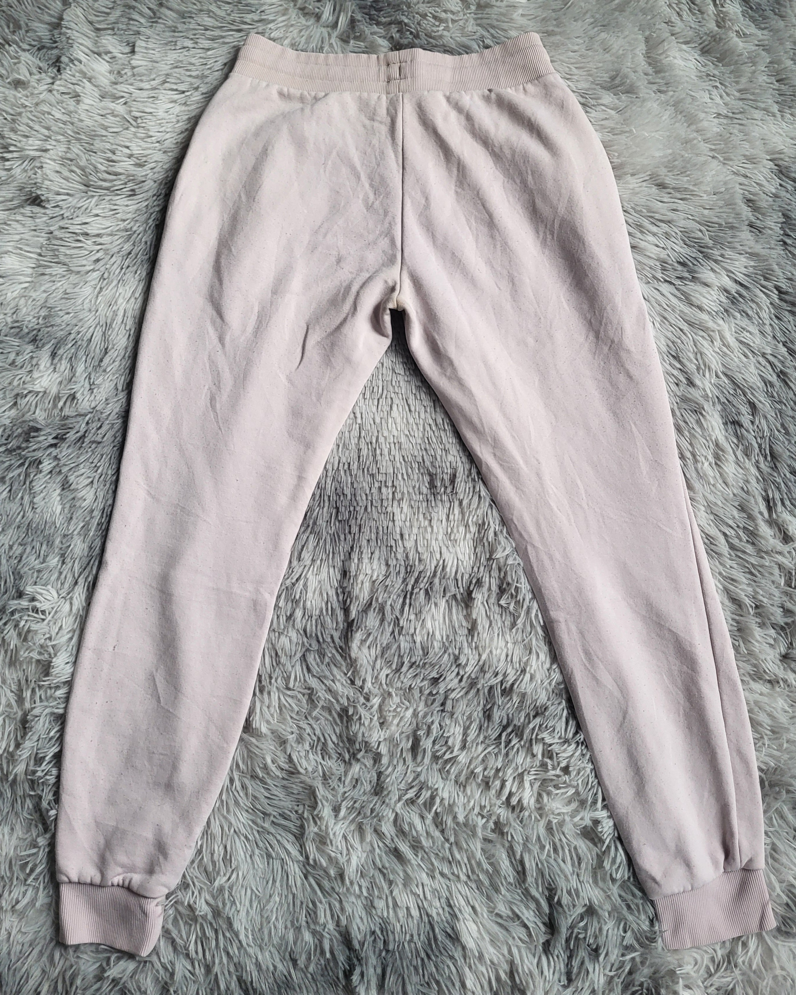 Pantalon de jogging Fila – Saumon Clair – Taille XS – Modèle Feeno Core Style