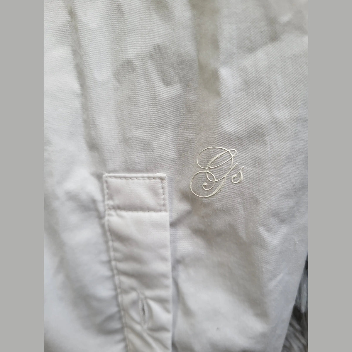 Veste blanche Gant, logo brodé, taille non indiquée, Fripes Sélect