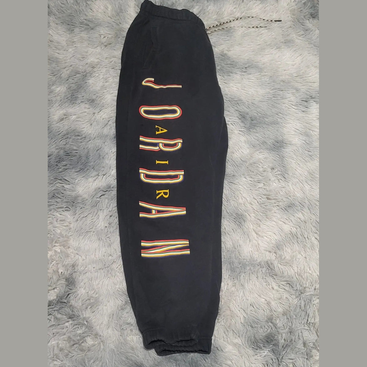 Pantalon de Training Nike Jordan Noir – Logo Floqué – Taille S – Style Distressed Streetwear