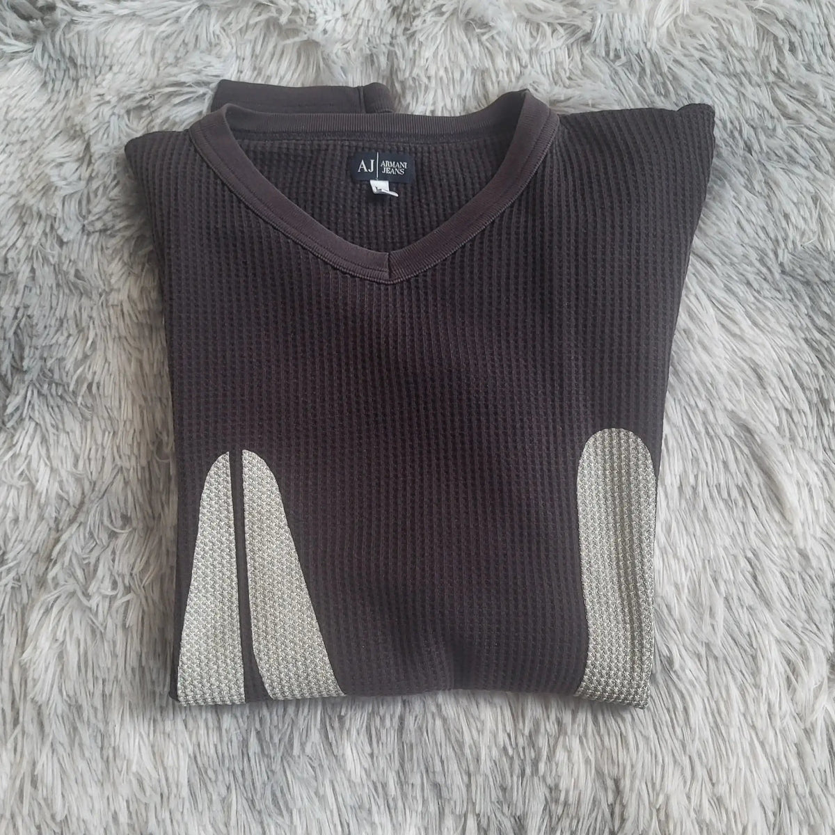 Pull AJ Armani Jeans marron, taille L, détails clairs sur les manches. Fripes Sélect