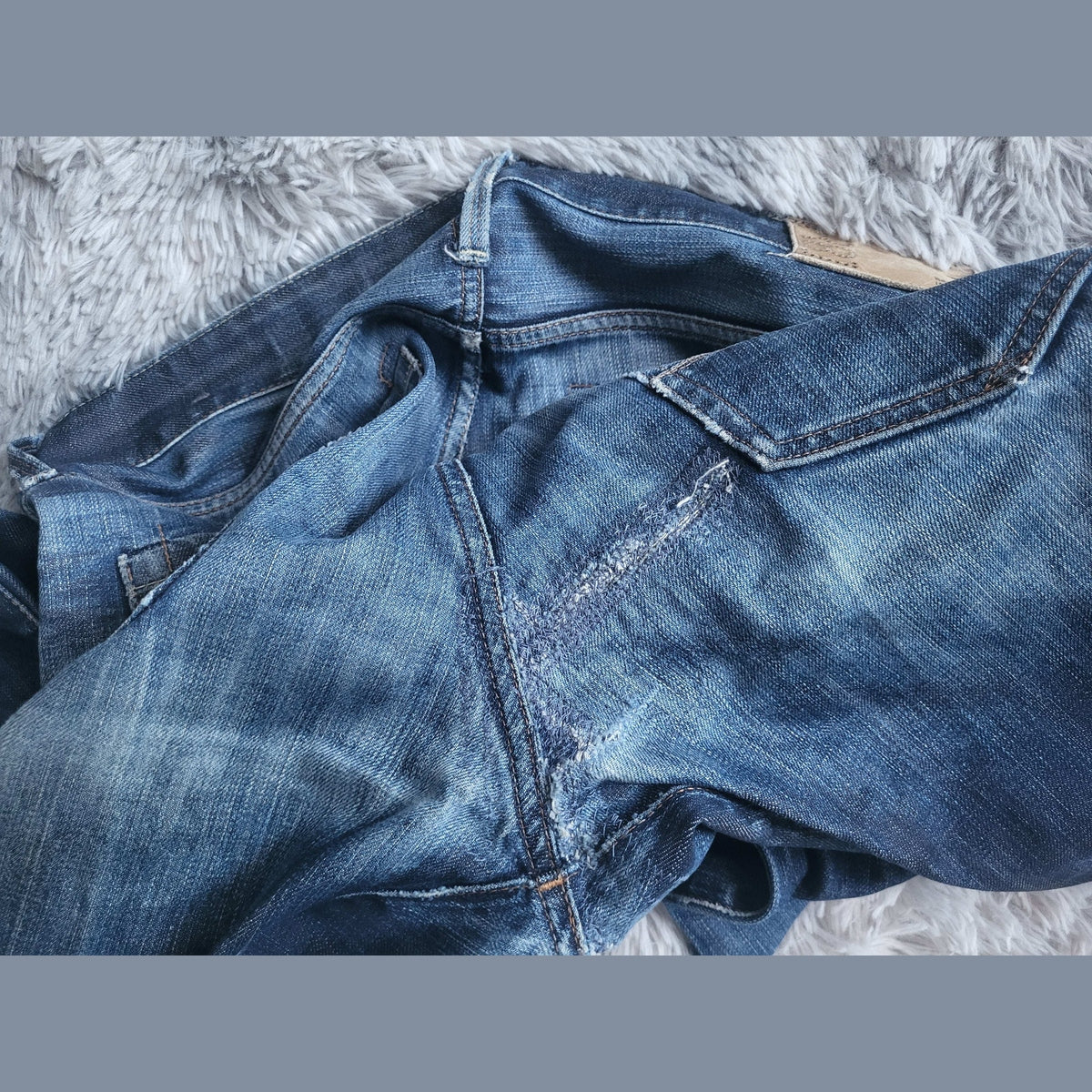 Jean bleu, marque non visible, taille non indiquée, Fripes Sélect